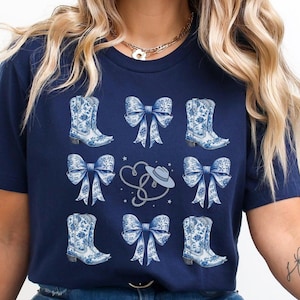 Pull de cow-girl bleu à chinoiseries, chemise de cow-girl côtière, T-shirt en toile bleu avec nœuds et bottes, T-shirt tendance bleu et blanc, col rond de cow-girl