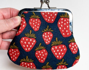 Kisslock Coin Purse - Strawberry