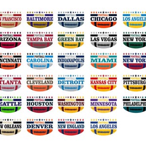 Puede incluir: Una colección de 30 logotipos temáticos de fútbol americano, cada uno con la forma de un balón, el nombre del equipo y detalles de estrellas. Los logotipos representan a varios equipos de la NFL, como San Francisco, Baltimore y Dallas, en un diseño colorido y estilizado.