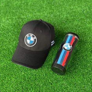 BMW M Series Geschenkset – Schwarze Baseballkappe + Thermobecher