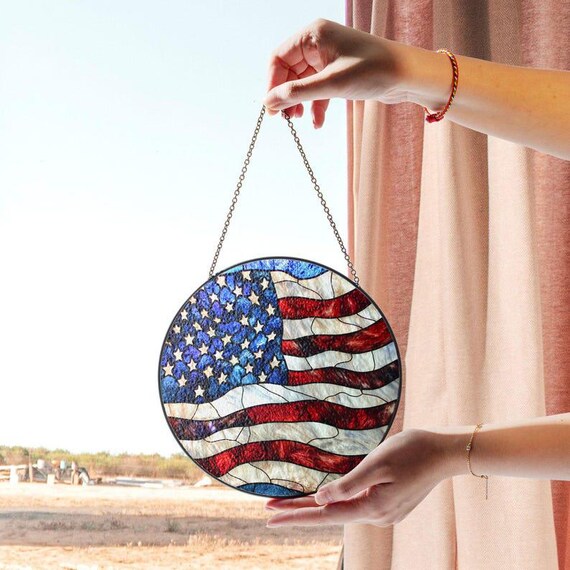 3匹のアメリカコガラ ヴィンテージ ステンドグラス 松ぼっくり 木の実 トロント 3匹のアメリカコガラ ヴィンテージ ステンドグラス 松ぼっくり