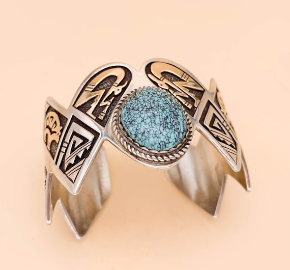 Fabulous Vintage Native American Navajo Sterling Silver And 14k Gold Bracelet Fabulous Vintage Native American Navajo Sterling Silver And 14k Gold Bracelet