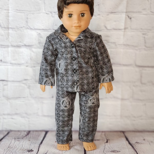 Vêtements de poupée de 18 pouces - Pyjamas en flanelle Grey Heroes - convient à American Girl - poupée GARÇON ou FILLE
