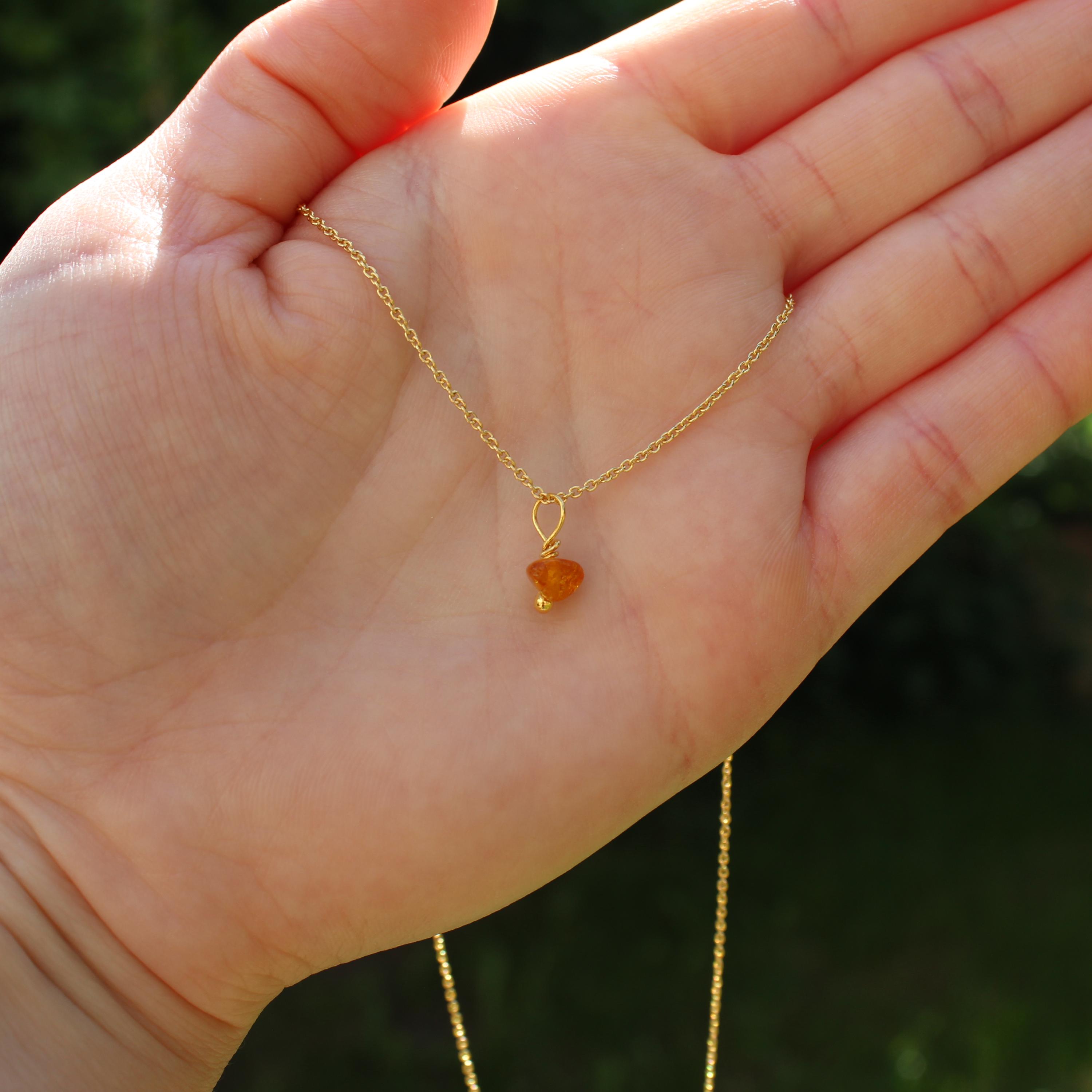 Vergoldete Medaillon Kette Mit Gravur "Dreifach Mond Göttin&quot