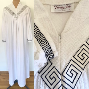 Vintage 60s Terry Chenille Bathrobe *Medium* VANITY FAIR White Cotton Caftan