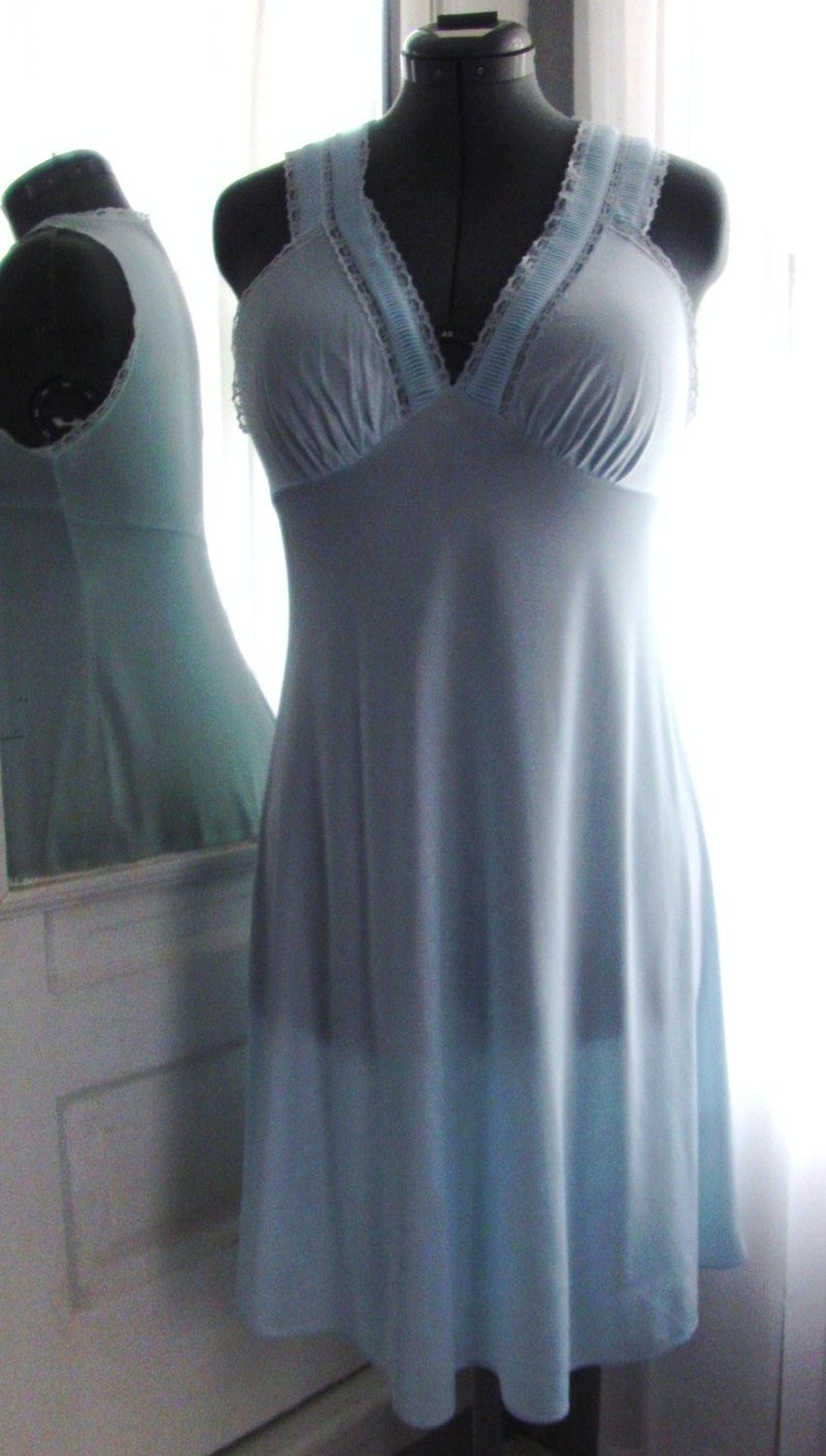 Vintage VAL MODE *Size MB34* Baby Blue Nylon Lace Shirred Dress Slip