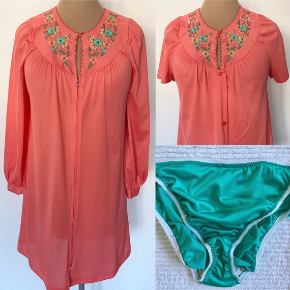 SALE! Vintage 3pc Nightgown Robe Panties Set *Sma… - image 1