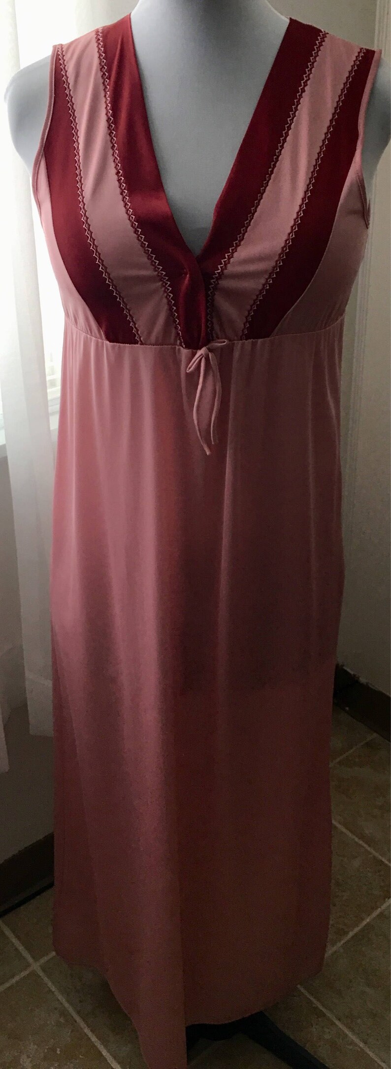 SALE Vintage 2 pc PinkWine Nylon *Sz S* Maxi Nightgown Robe Set