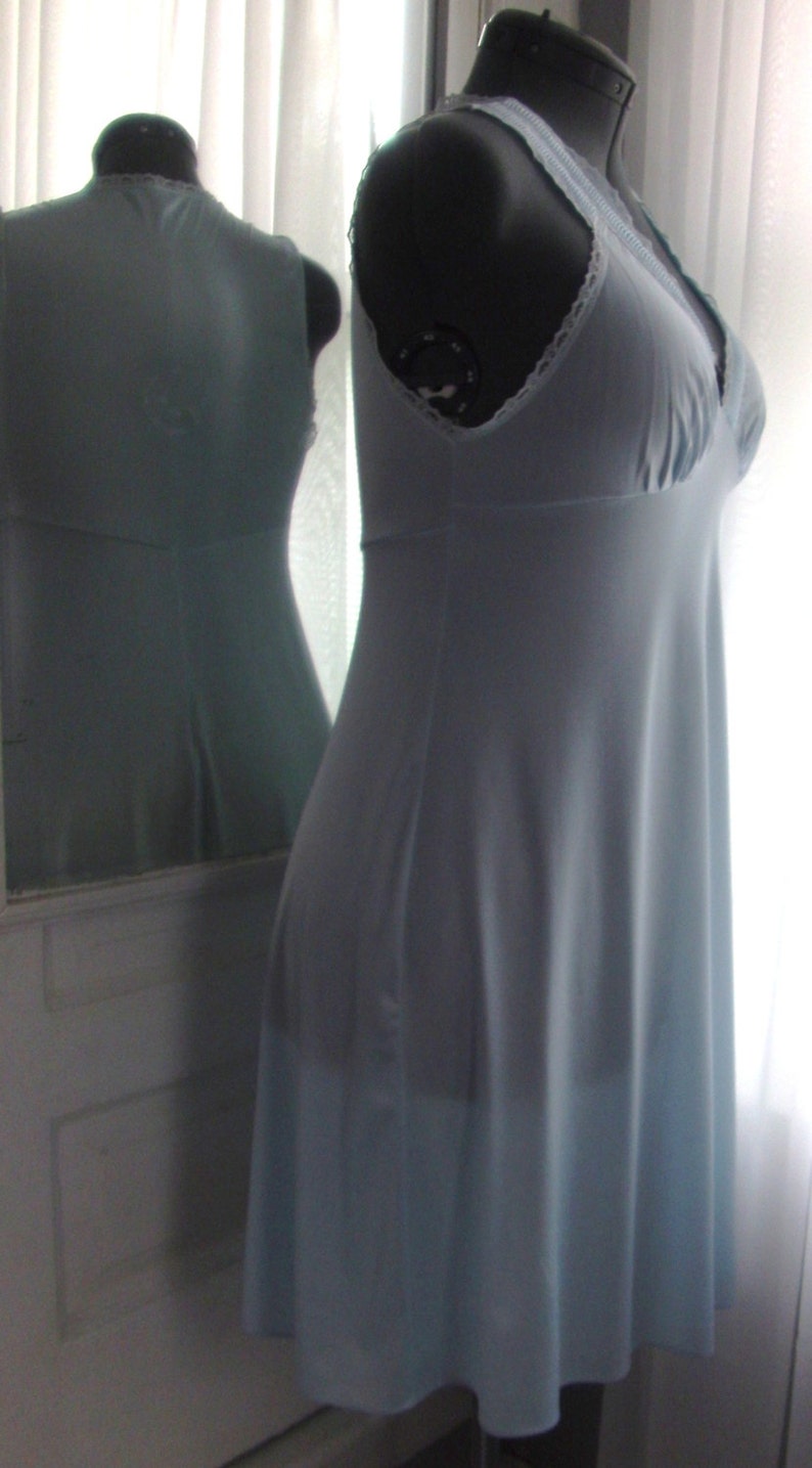 Vintage VAL MODE *Size MB34* Baby Blue Nylon Lace Shirred Dress Slip