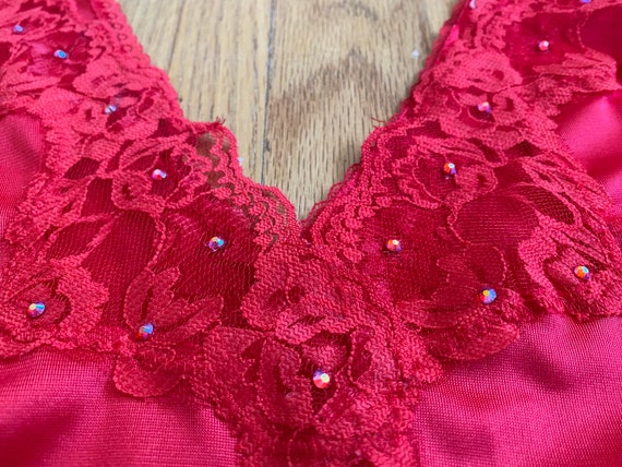 Vintage 60s Nylon Cami *Size 42/44* RED Embellish… - image 3