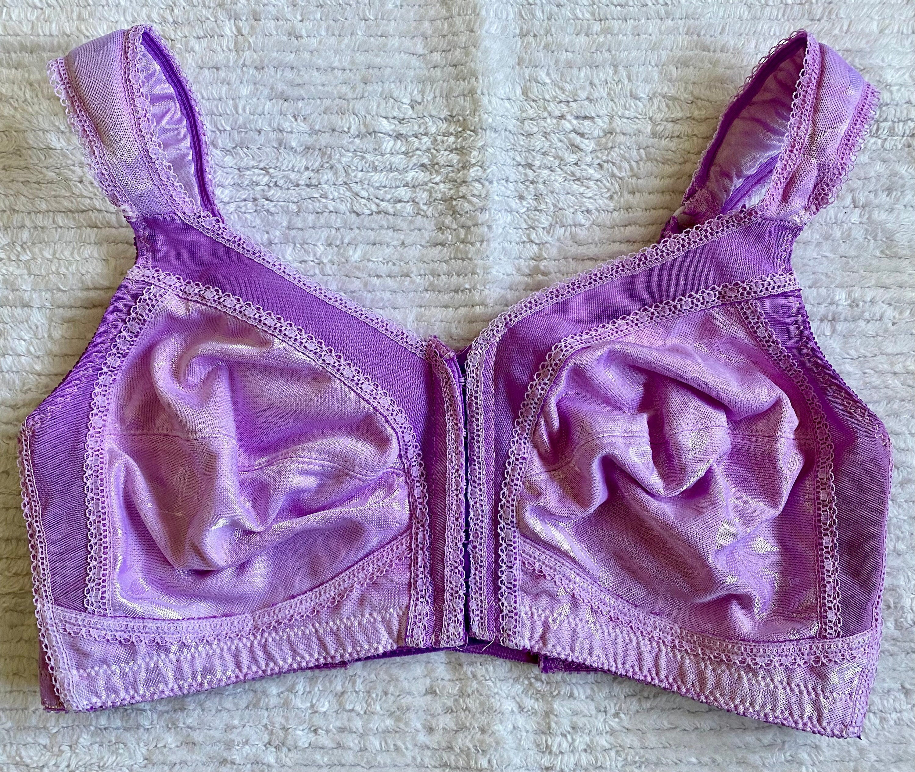 Bra Wireless Playtex 38B Front Closure Hooks Back Support Wide