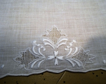 Set of 4 Vintage Linen Cocktail Napkins