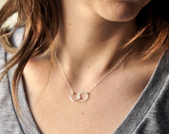 Unity necklace - 2 linked circle necklace - sterling silver jewelry - interlocking circles - mother daughter - besties - eternity