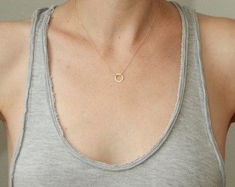 Little gold circle necklace - dainty jewelry - minimalist and timeless