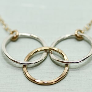 Gold and Silver linked circle necklace - Mother daughter necklace - mother daughter jewelry - interlocking circles - Gift for mom jewelry