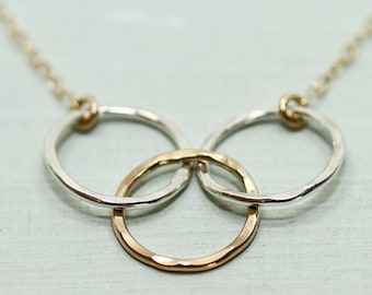 Gold and Silver linked circle necklace - Mother daughter necklace - mother daughter jewelry - interlocking circles - Gift for mom jewelry