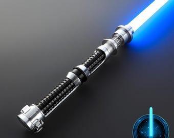 Kyle Katarn Lichtschwert - Lichtschwert Replik, Star Wars Sammlerstück, Geschenk für Fans & Cosplayer, Realistisches Design, RGB, Xeno, Proffie