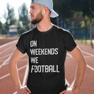 Klassisk t-shirt med tryck på Weekend We Football