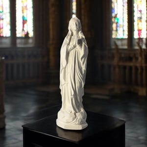 White Plaster Virgin Mary Statue: Religious Home Decor (7.87 inches)