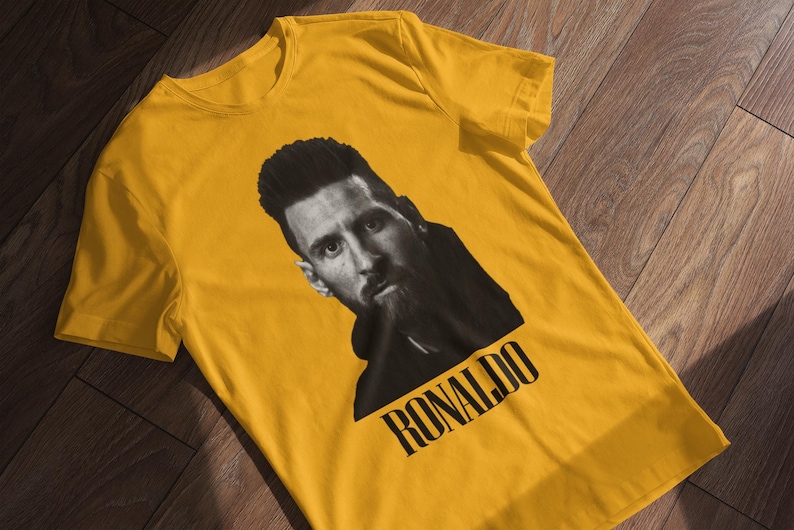 Camiseta divertida de meme de fútbol: cara de Messi, nombre de Ronaldo - Regalo para fanáticos del fútbol Gold
