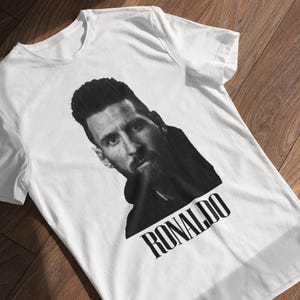 Camiseta divertida de meme de fútbol: cara de Messi, nombre de Ronaldo - Regalo para fanáticos del fútbol White
