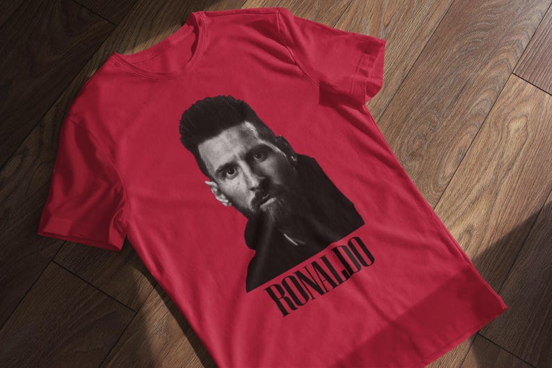 Camiseta divertida de meme de fútbol: cara de Messi, nombre de Ronaldo - Regalo para fanáticos del fútbol Red