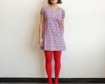 Minivestido vintage de los años 70 morado con estampado floral y mangas abullonadas / XS