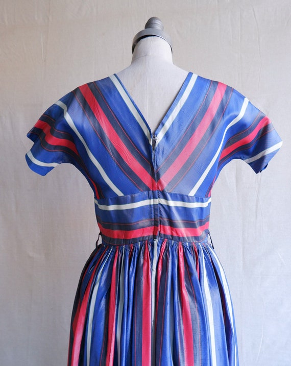 Vintage 50s Striped Iridescent Taffeta Gown/ 1950… - image 2