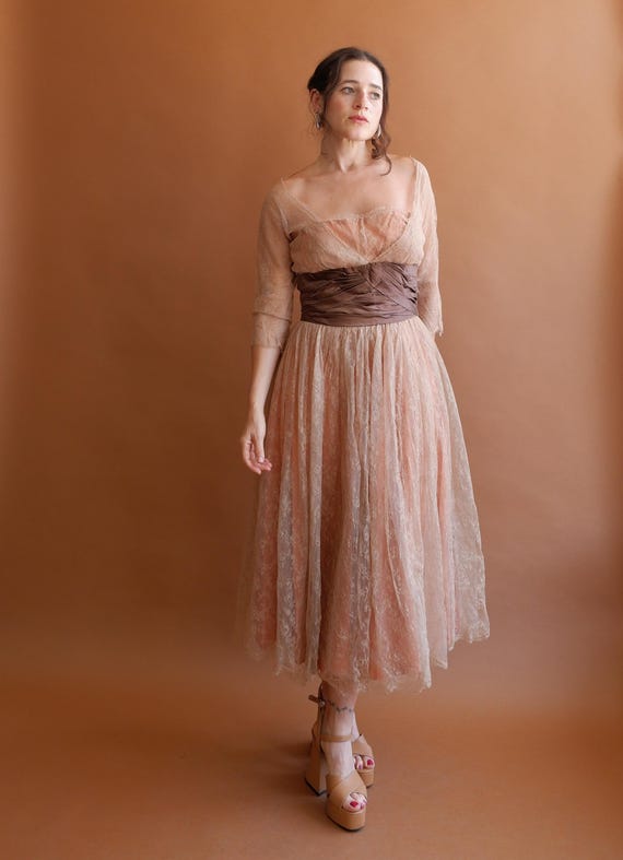 Vintage 50s New Look Lace Gown/ 1950s Beige Brown Party Dress With Sleeves/ Size Medium 28 - Etsy Vintage 50s New Look Lace Gown/ 1950s Beige Brown Party Dress With Sleeves/ Size Medium 28 - Etsy