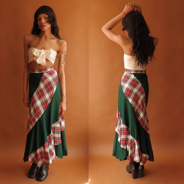 Vintage 70s Spiral Tartan Maxi Skirt/ 1970s Holiday Scalloped Hem Long Skirt/ Size XS 25