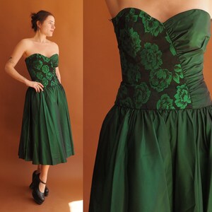 A-Line/Princess Square Collar Taffeta Prom Dresses Vintage 80s Iridescent Dress Sleeveless FLoor-Length Sequins Ruffles