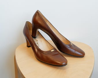 Size 8 /Vintage 70s Ferragamo Caramel Leather Heels