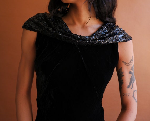 Vintage 30s Black Velvet and Sequin Bias Cut Gown… - image 7