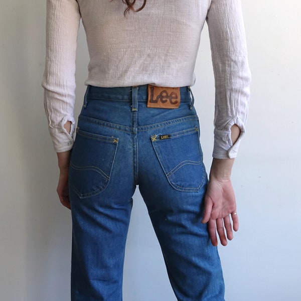 Vintage 70s Lee Medium wassen Bootcut Jeans/jaren 1970 hoog getailleerde uitlopende Denim / Lee renners Made in USA / Size XS 26 slank