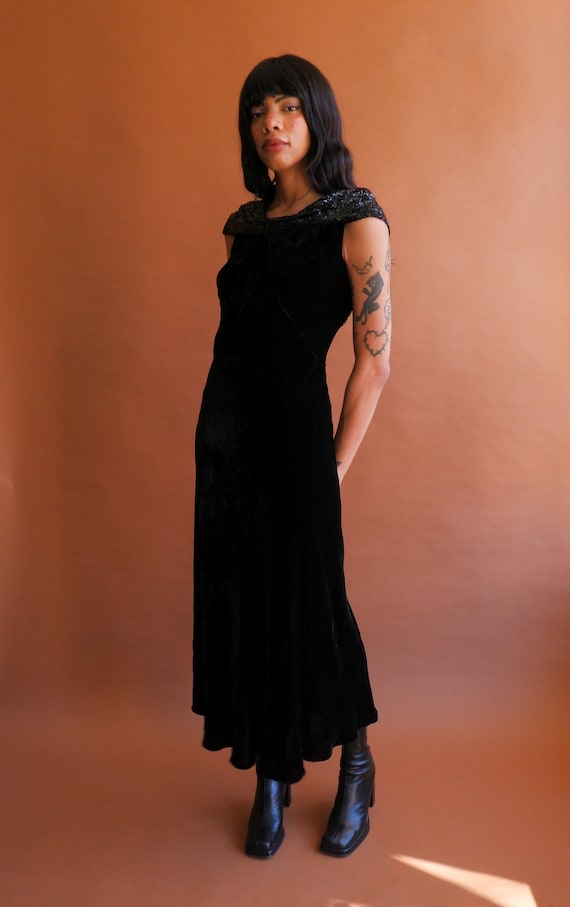 Vintage 30s Black Velvet and Sequin Bias Cut Gown… - image 3