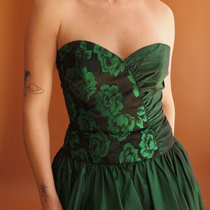 A-Line/Princess Strapless Taffeta Prom Dresses Bowknot Vintage 80s Iridescent Dress Sequins Sleeveless Floor-Length main image 1