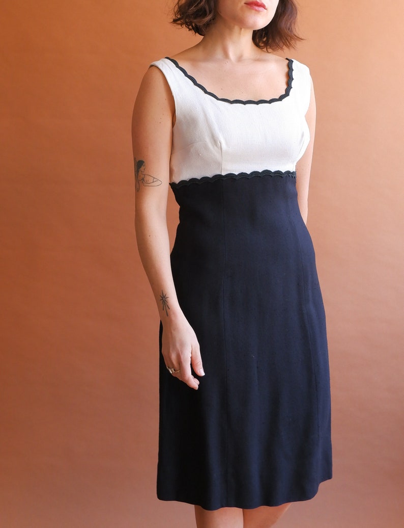 Vintage 60s Black White Scalloped Dress/ Size Medium image 7