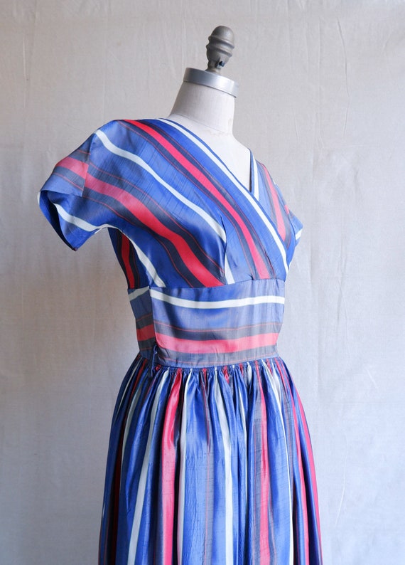 Vintage 50s Striped Iridescent Taffeta Gown/ 1950… - image 4