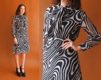 Vintage 60s Op Art Black White Shift Dress/ 1960s Marbled Cotton Voile Long Sleeve Dress/ Size Medium