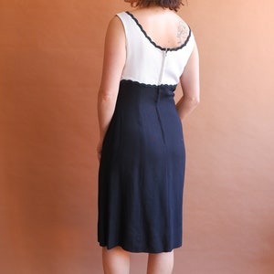 Vintage 60s Black White Scalloped Dress/ Size Medium image 4
