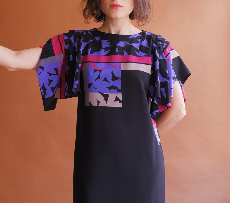 Vintage 80s Rayon Flutter Sleeve Shift Dress/ Size Small image 4