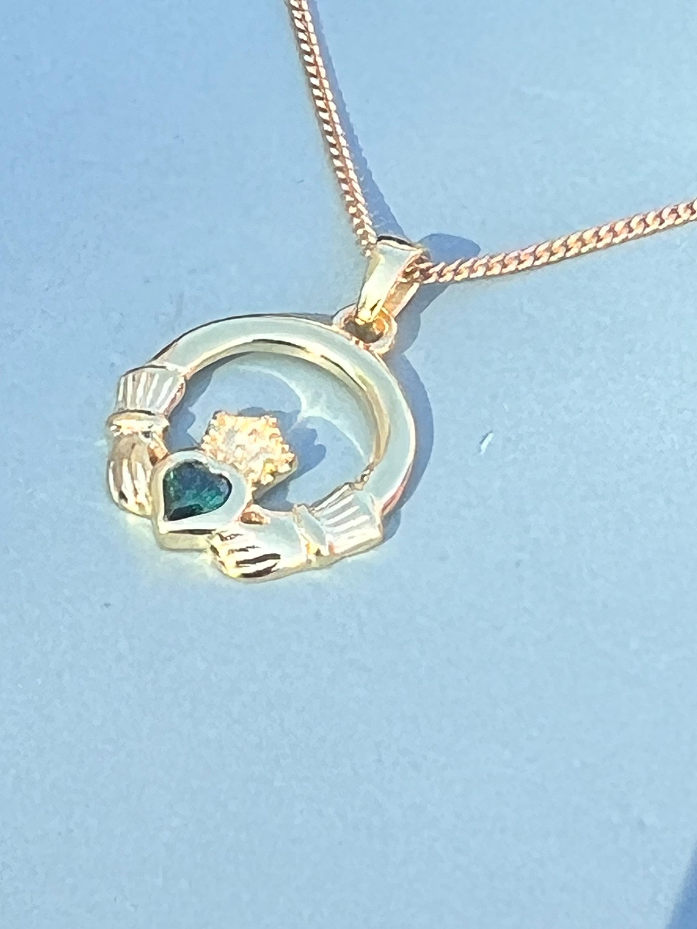 Claddagh necklace - Etsy 日本