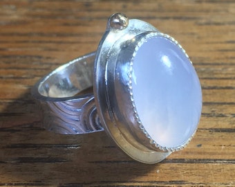 HOLLY Blue Agate Ring / Patterned Silver w/14k GOLD Bead enhancement / SIZE 7.5 / Glowing Translucent Cab from Oregon / Made in Monterey *!*