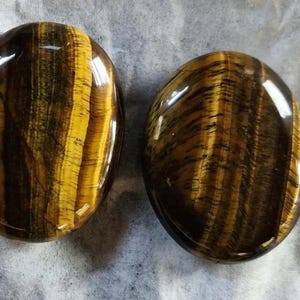 Tiger Eye Stone, Spiritual Healing, Crystals and Stones, Palm Stone, Thumb Stone