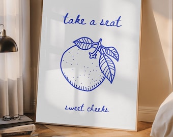 Lámina artística de melocotón: Decoración de baño con mejillas dulces (descarga digital)