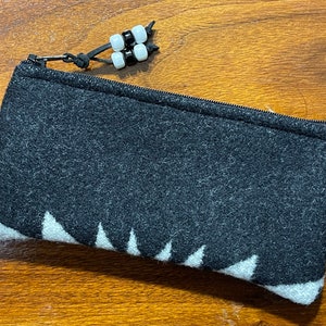 Custodia per occhiali in lana / Custodia per assorbenti / Custodia con cerniera Tessuto geometrico bianco e nero artigianale Pendleton Woolen Mills