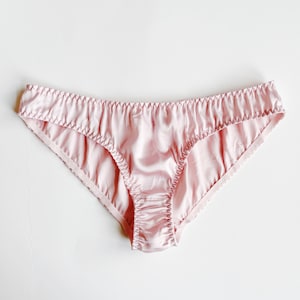 LoveSilk Women's 100% Pure Silk Knitted Hot Pants Panties Beige Size S :  : Clothing, Shoes & Accessories