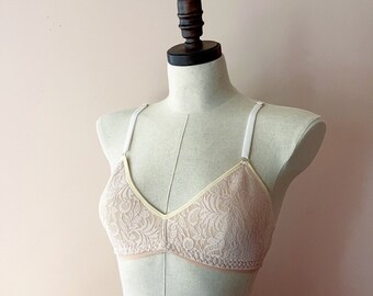 Handmade Lace Bra size Medium Cup B/C | Made in Canada lingerie | Fleur d'Eve by Econica