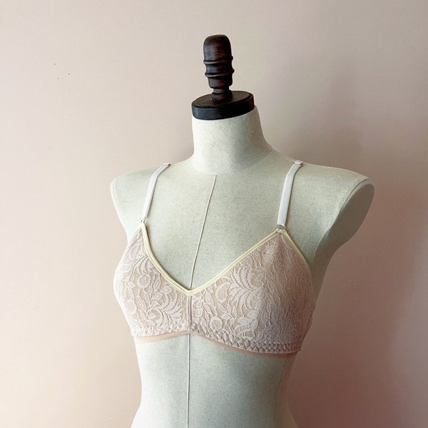 Handmade Lace Bra size Medium Cup B/C | Made in Canada lingerie | Fleur d'Eve by Econica