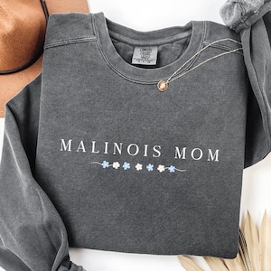 Belgian Malinois Mom Sweatshirt, Malinois Lover Gift, Maligator Mom Shirt, Belgian Malinois Sweatshirt, Minimalist Dog Mom Sweatshirt